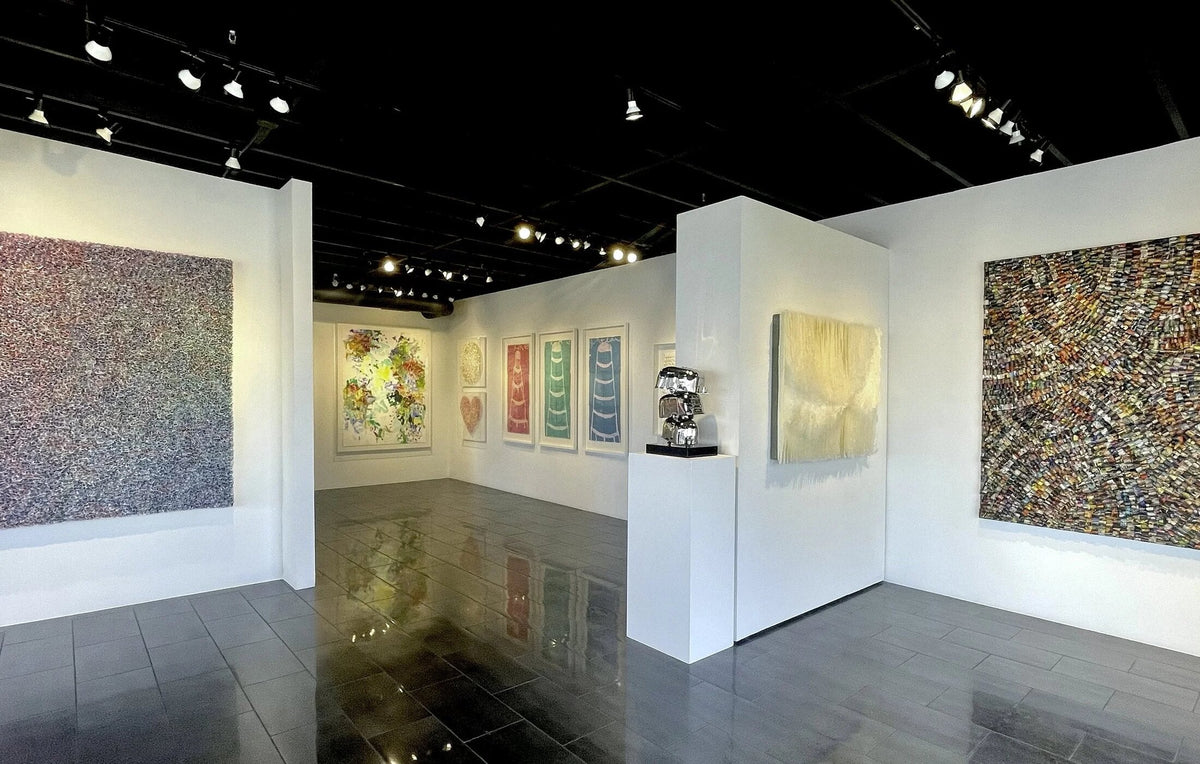 Vue d’exposition dans une galerie du Dallas Design District