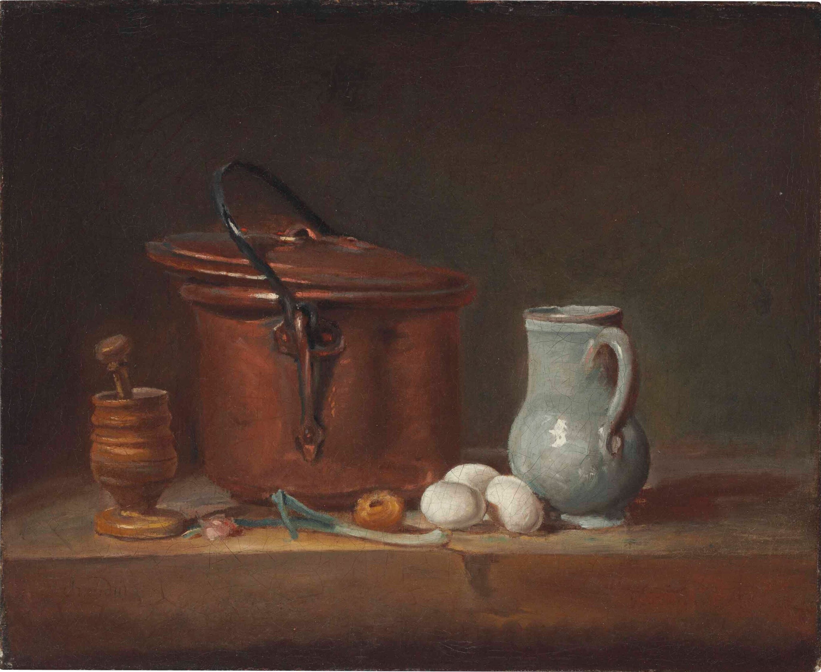 Une casserole en cuivre, un pilon et un mortier, un pichet, une ciboule, des œufs et un oignon sur une étagère - Jean Siméon Chardin